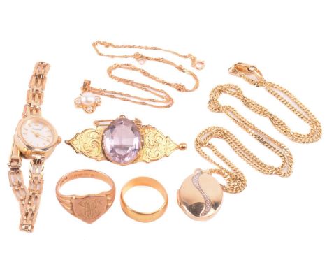 A collection of gold jewellery items; to include a 22ct yellow gold wedding band, size J; an amethyst brooch set within an en