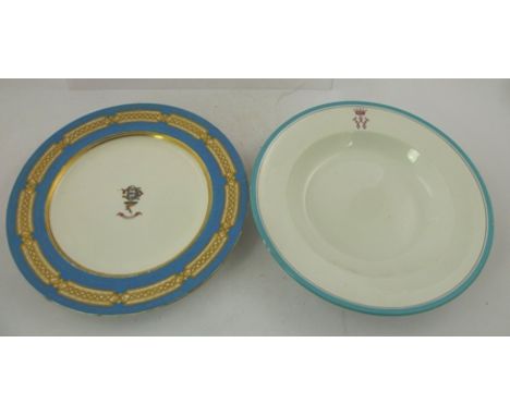 A VICTORIAN WEDGWOOD SOUP PLATE, with Earl of Warwick monogram beneath a crown, 26cm diameter (retailed through T.Goode & Co.