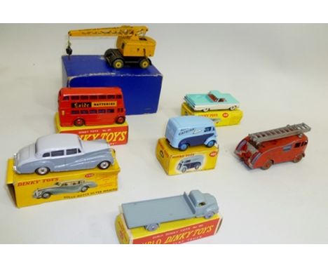 COLLECTION OF DINKY TOYS DIE CAST VEHICLES including ROLLS ROYCE SILVER WRAITH no.150 with remains of box, MORRIS COMMERCIAL 