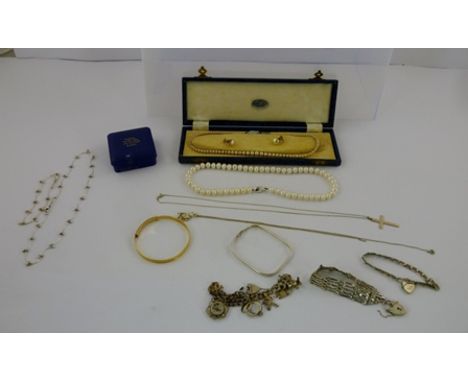 A COLLECTION OF PREDOMINANTLY SILVER JEWELLERY comprising; a square bangle, silver cross on chain, a five bar and a three bar