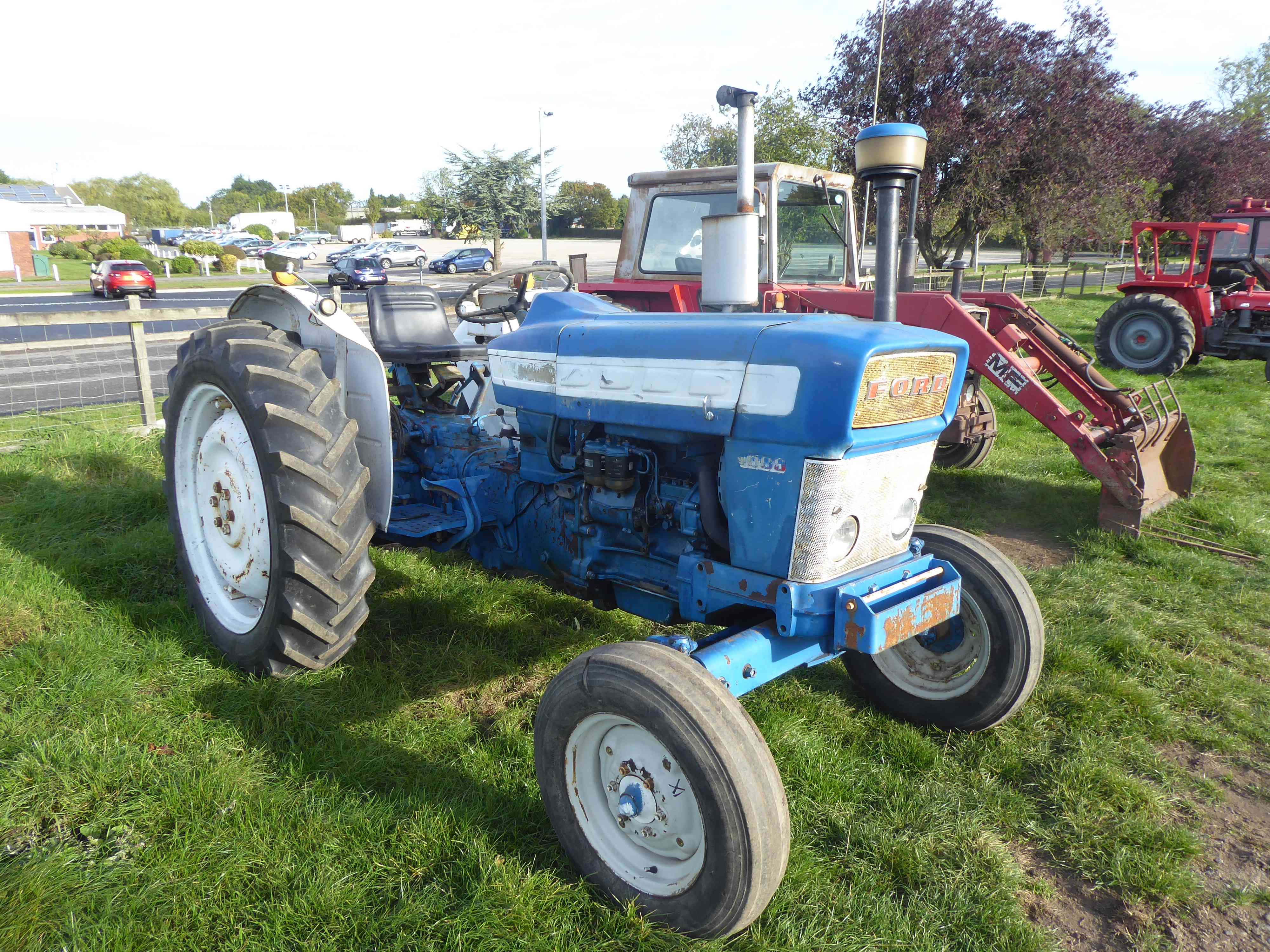 Ford 4610 tractor, power steering, power loader