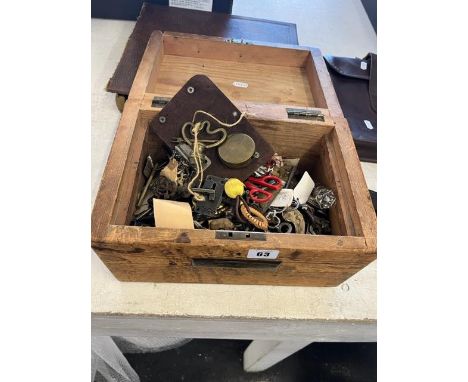 A large qty of clock and cabinet keys