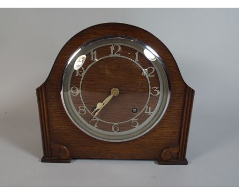 An Oak Art Deco Mantel Clock, 21cm High