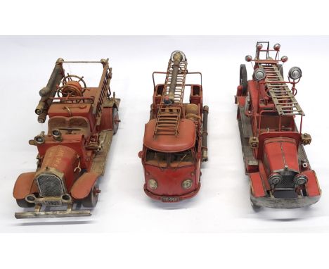 Vintage Fire Engine Models, an unboxed group. &nbsp;Each vehicle measures approximately 35 cm in length. &nbsp;Although unche