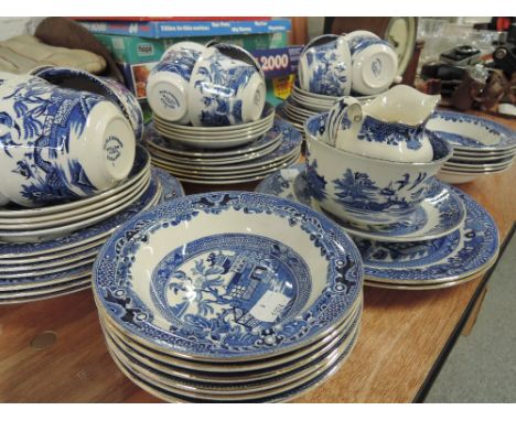 A Burleighware 'Willow' part dinner service