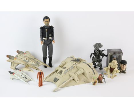 Star Wars, Batman, Star Trek, Alien and other memorabilia  a group of models and action figures, includes Star Wars Kenner 19