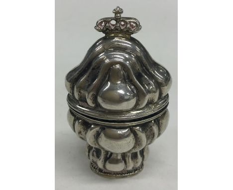 An 18th Century Norwegian silver flask with hinged top revealing gilt interior. Punched HB&amp;S to base. Approx. 37 grams. E