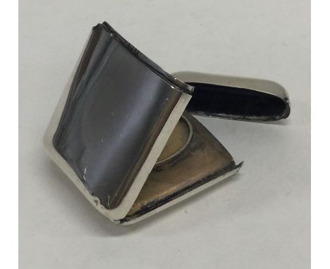 An unusual silver hinged vesta case with fitted interior. Chester. By BP. Approx. 30 grams. Est. £50 - £80.