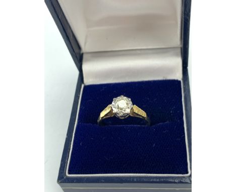18k gold ring with diamond solitaire, size M, w: 3.5 gms