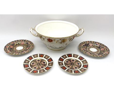 A pair of early 19th century Spode Imari 1823 pattern plates, D19cm, together with two Royal Crown derby Imari 1128 pattern p