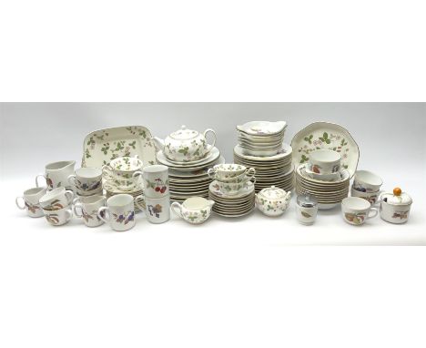 Group of Royal Worcester Evesham pattern tea and dinner wares, to include mugs, tea cups, dinner plates, milk jugs, etc., tog