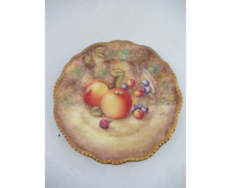 A Royal Worcester plate decorated with fruit by Price to a shaped gadroon boarder&nbsp; diameter 7.25ins&nbsp;Condition Repor