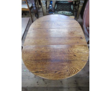 An Antique oak gate leg table, width 33ins