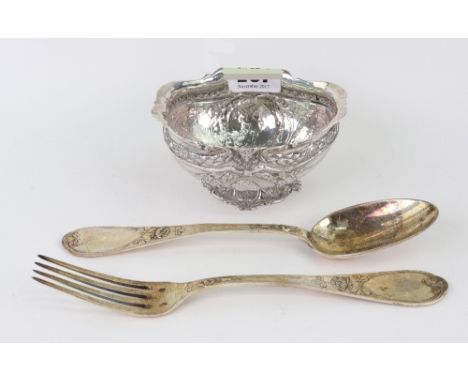 A German oval silver sweetmeat bowl, Hanau, late 19th century, English Import marks 1898, embossed in mid 18th century style 