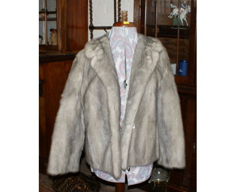 Ladies vintage short jacket light grey fur