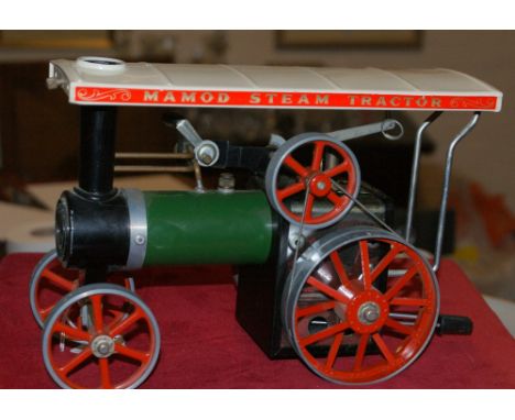 Mamod model steam traction engine