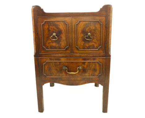 A good 18th century George III period tray top mahogany commode: three-quarter gallery above a full-width single highly figur