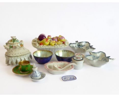 An interesting selection of mostly small and miniature 18th/19th century ceramics to include two pickle dishes, a miniature c