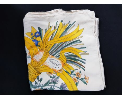 VINTAGE GUCCI SILK SCARF