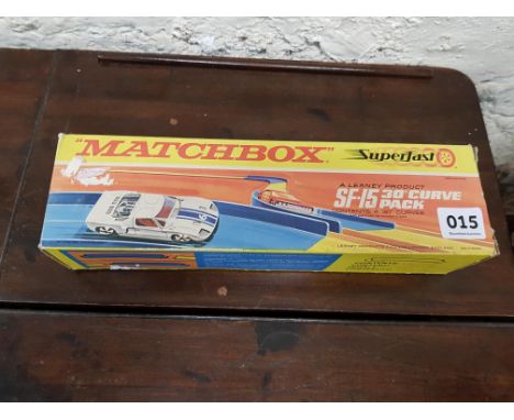 VINTAGE MATCHBOX SF-15 CURVE PACK MODEL