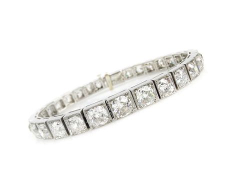 Great Quality Art Deco Approx. 20.0 Carat Old European Cut Diamond and Platinum Bracelet. Diamonds H-I color, VS1-SI1 clarity