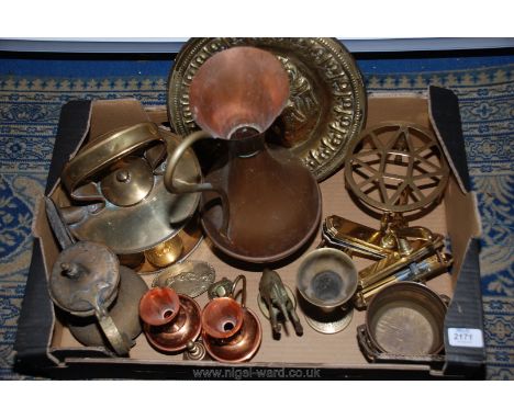 A quantity of brass including kettle, charger, trivet, door handles, belt buckle, etc