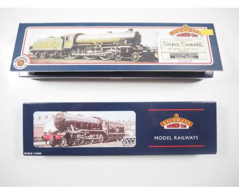 A pair of BACHMANN OO gauge steam locomotives comprising 31-700 class B1 and 32-279 class K3 both in LNER green - VG/E in VG 