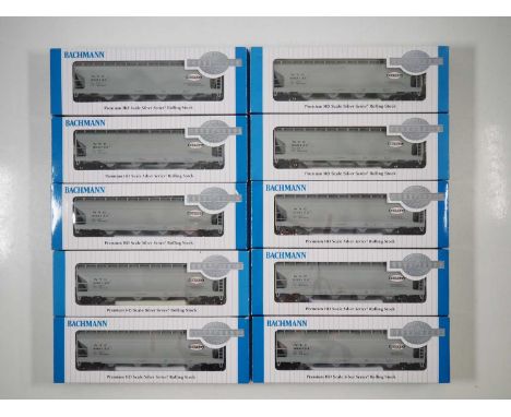 A rake of BACHMANN American outline HO gauge ACF Center-Flow hoppers in New York Central livery - VG/E in VG boxes (10)