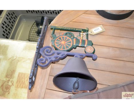 A door bell in the form of a steam engine (80)