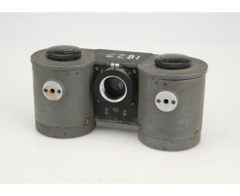 A Shackman Mk III Auto Camera,grey, body F-G, stop plate will not close, shutter untested, both spools are present, Note: Lot