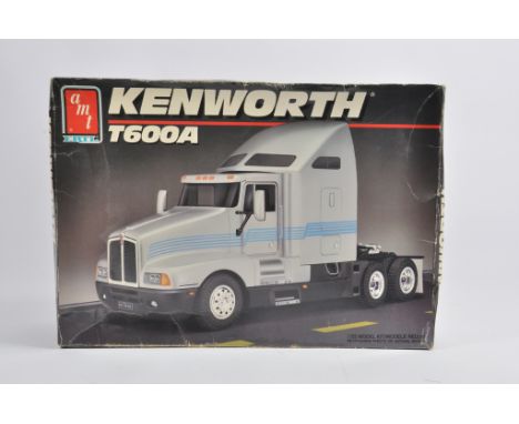 AMT Ertl 1/25 Scale Plastic Truck Kit. Kenworth T600A. Complete. Ex Shop Condition. 