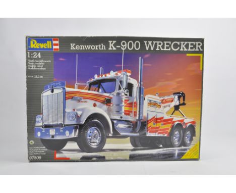 Revell 1/24 Scale Plastic Truck Kit. Kenworth K-900 Wrecker. Complete. Ex Shop Condition. 