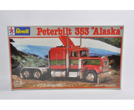 Revell 1/25 Scale Plastic Truck Kit. Peterbilt 353 Alaska. Complete. Ex Shop Condition. 