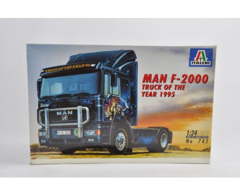 Italeri 1/24 Scale Plastic Truck Kit. MAN F2000. Complete. Ex Shop Condition.