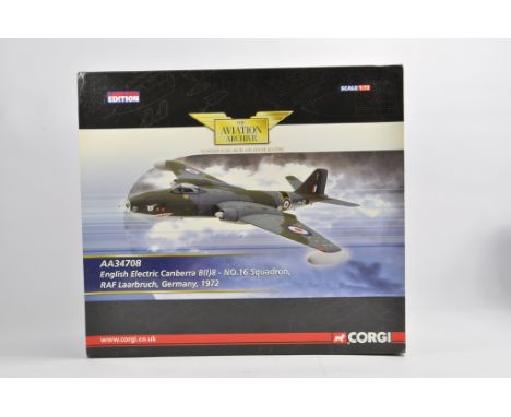 Corgi Aviation Archive 1/72 AA34708 English Electric Canberra Diecast Aircraft. NM to M in Box.