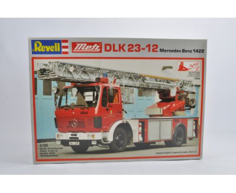 Revell 1/24 Scale Plastic Truck Kit. Metz DLK23-12 Fire Truck. Complete. Ex Shop Condition. 