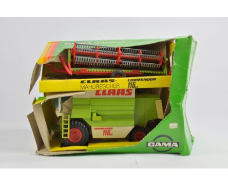 GAMA 1/32 Claas Commandor 116 Combine. Some Damage including Auger Broken off (needs gluing). Otherwise with a clean ,a VG ra