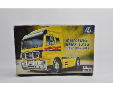 Italeri 1/24 Scale Plastic Truck Kit. Mercedes Benz 1853. Complete. Ex Shop Condition.