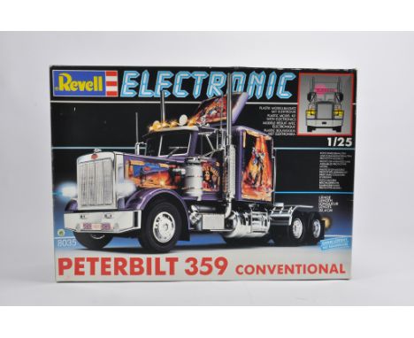 Revell 1/25 Scale Plastic Electronic Truck Kit. Peterbilt 359 Conventional. Complete. Ex Shop Condition. 