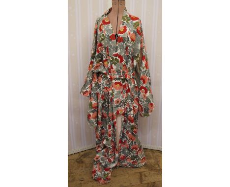 Mid 20th century kimono style dressing gown, printed pattern of chrysanthemums and leaves. deep split sleeves, with belt and 