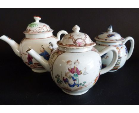 A Late 18th or Early 19th Centre Chinese Porcelain Teapot, with cover, together with two other similar teapots