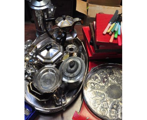 A quantity of silver plated ware to include a silver plated four piece tea service, silver plated gallery trays, various loos