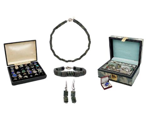 A good selection of modern 925 silver jewellery and other costume jewellery. Including a multi-ring box with a collection of 