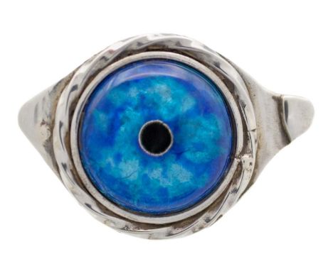 A 999 fine silver and cloisonne enamel 'Eye' ring by Samantha Suddaby. Birmingham hallmark, size O 1/2, 13.8g.