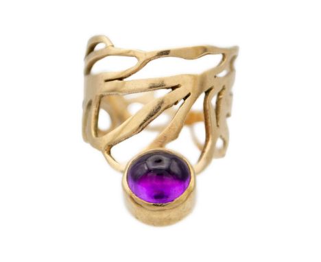 A modern 9ct hallmarked gold sinuous design ring set with an amethyst cabochon. Sponsor's mark AF, Birmingham 1972, size K, 4