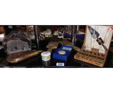 Early 20th century butter pats, Victorian copper powder flask, cased silver plate forks, Aynsley &amp; Halcyon days pill boxe