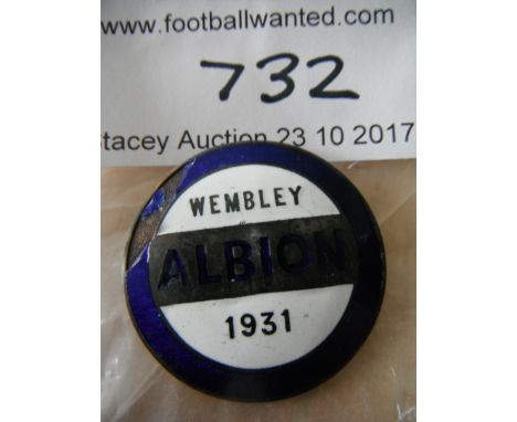 1931 FA Cup Final West Brom Football Badge: Large lapel badge made by Butler reads "Wembley 1931 Albion". Small chip to outer