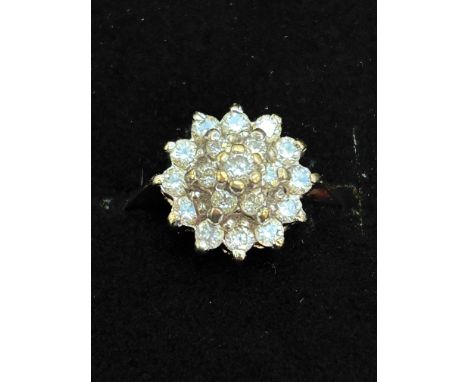 9ct Gold cluster ring Size K
