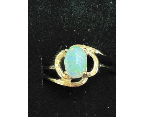 9ct Gold ring set with mystic opal Size O