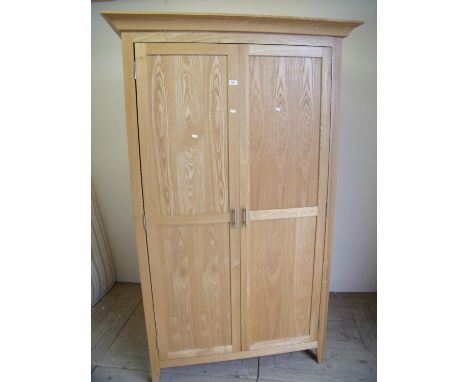 Modern light oak double door wardrobe (118cm x 59cm x 195cm) 